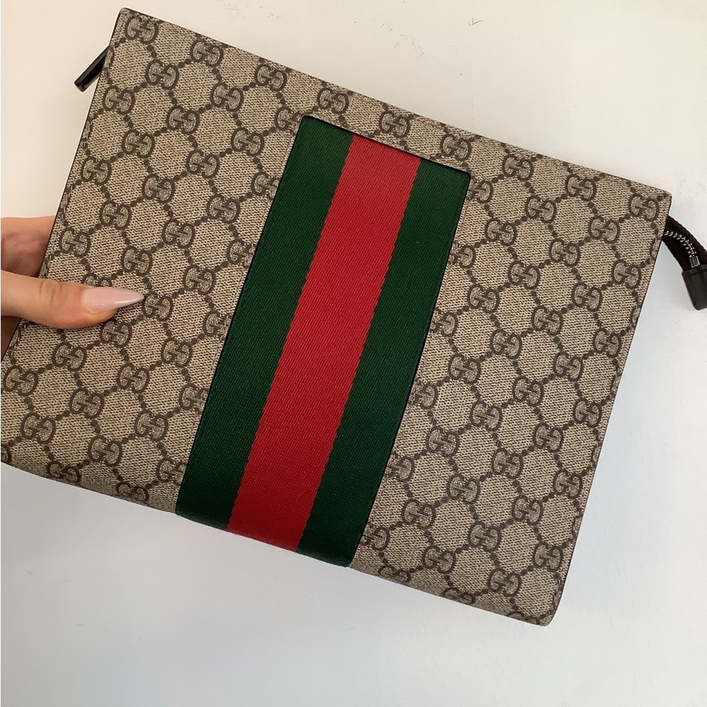 ❤️SOLD❤️ Gucci Web GG Supreme Clutch Bag